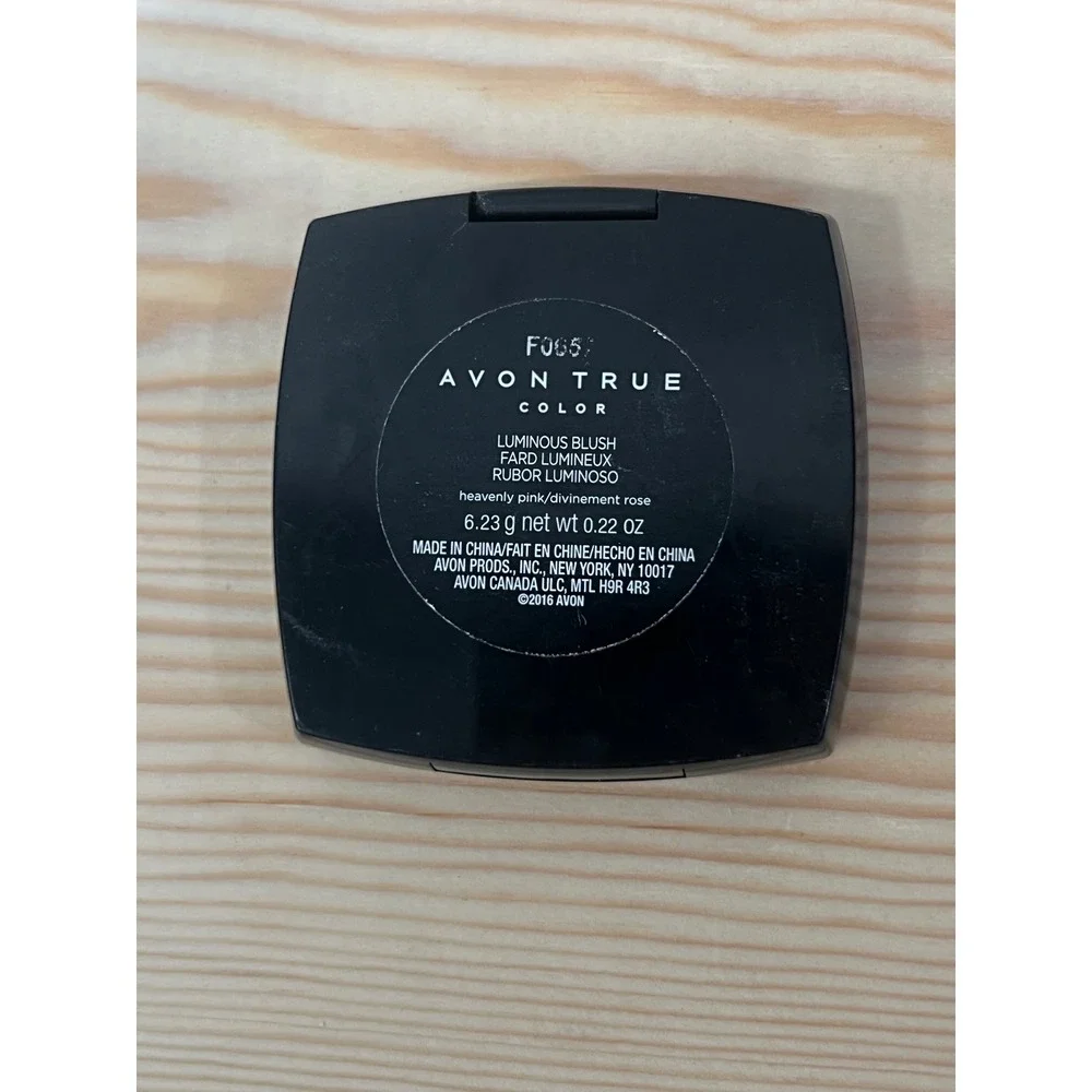 Avon True Color Luminous Blush Heavenly Pink Pressed Powder Compact 0.22 oz